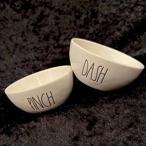 ⭐️BOGO FREE⭐️ NEW Rae Dunn PINCH-DASH mini salt&pepper bowls